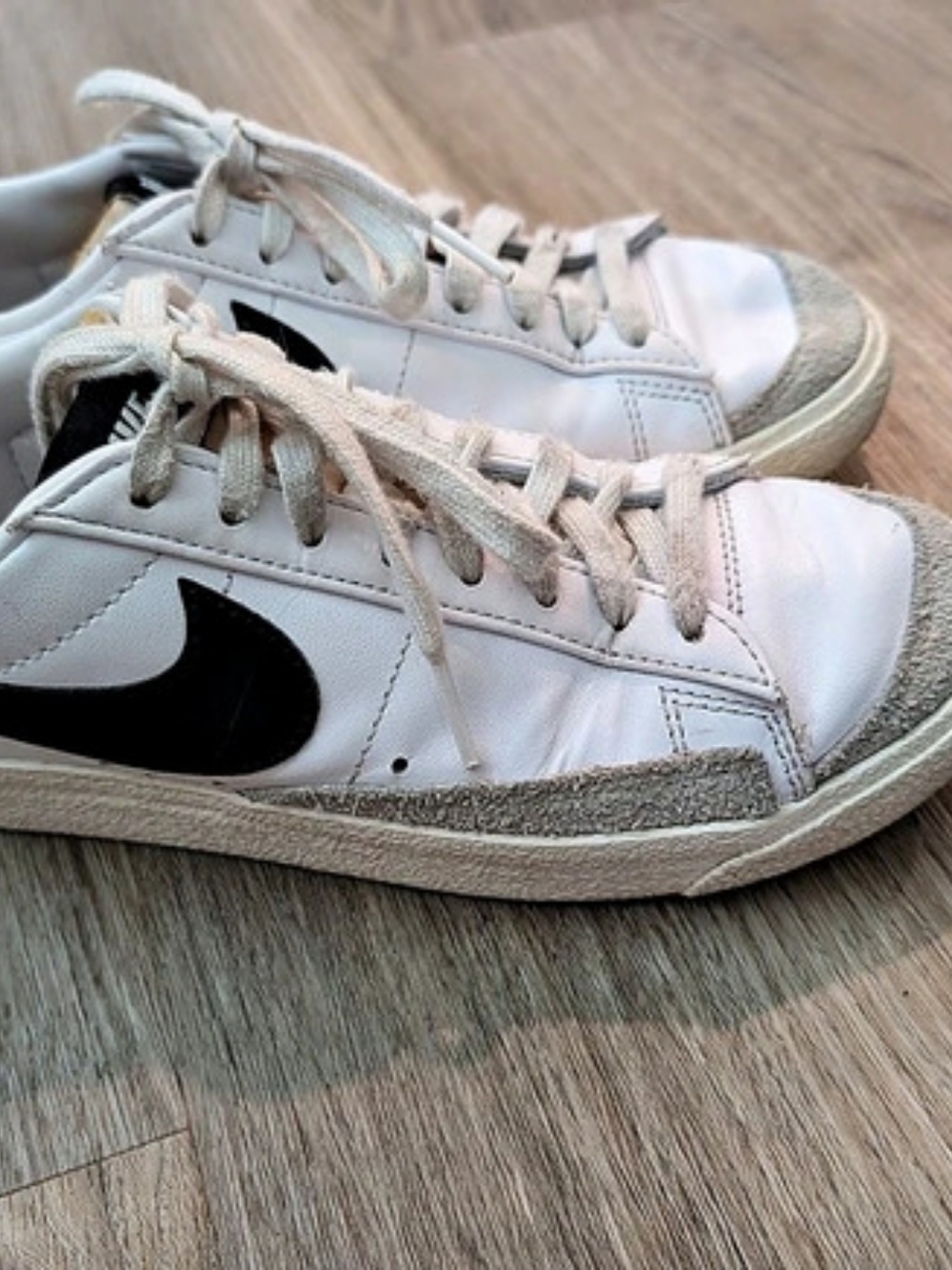 Nike Blazer Low '77 Vintage White Black Sneakers
